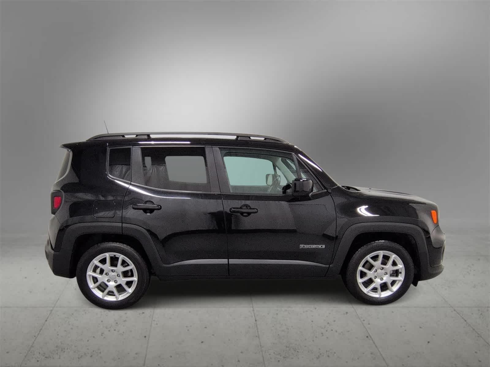 Thumbnail: 2019 Jeep Renegade - 9