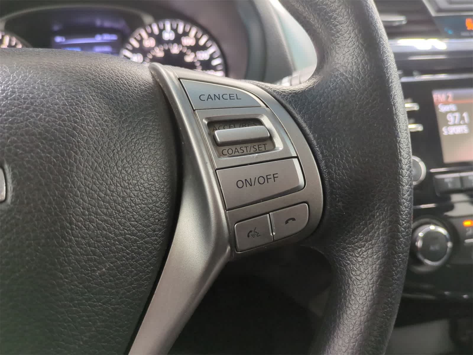 Thumbnail: 2015 Nissan Altima - 25