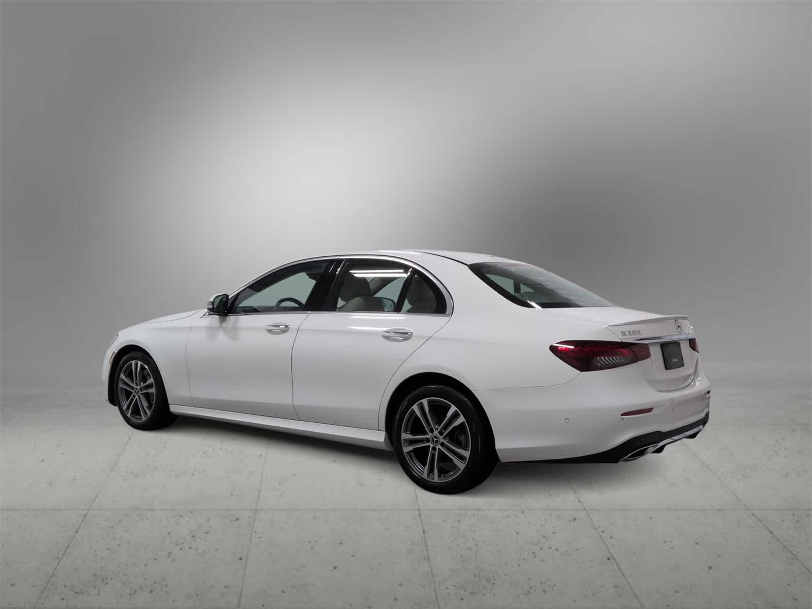 Thumbnail: 2021 Mercedes-Benz E-Class - 6