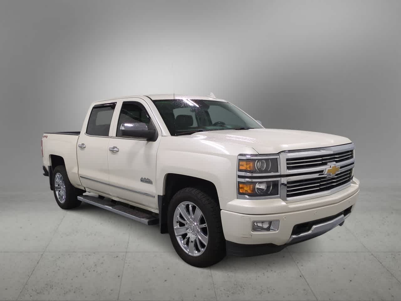 2015 Chevrolet Silverado 1500 High Country photo 2