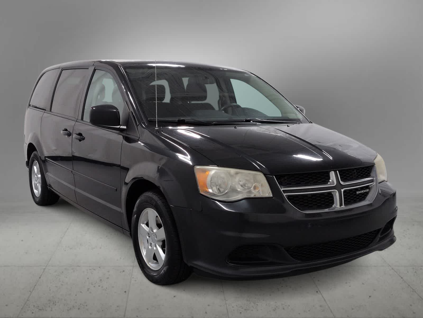 Used 2011 Dodge Grand Caravan Mainstreet with VIN 2D4RN3DG6BR619134 for sale in Farmington, MI