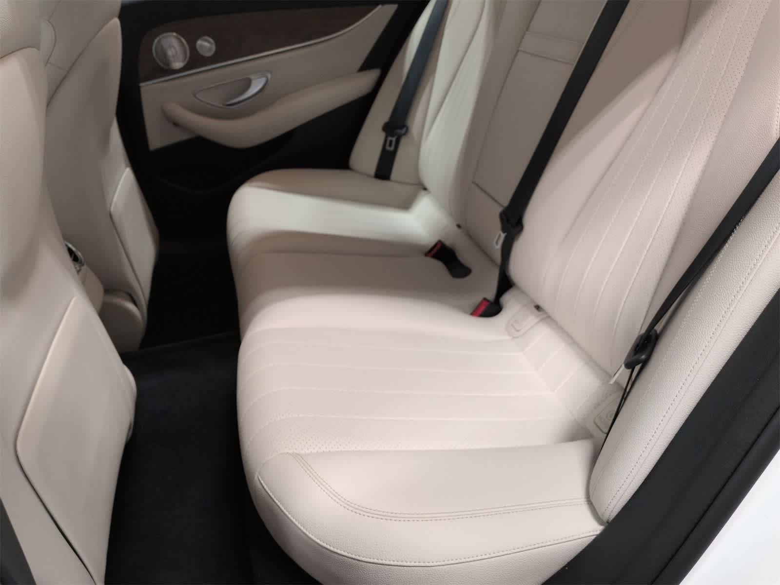 Thumbnail: 2021 Mercedes-Benz E-Class - 21