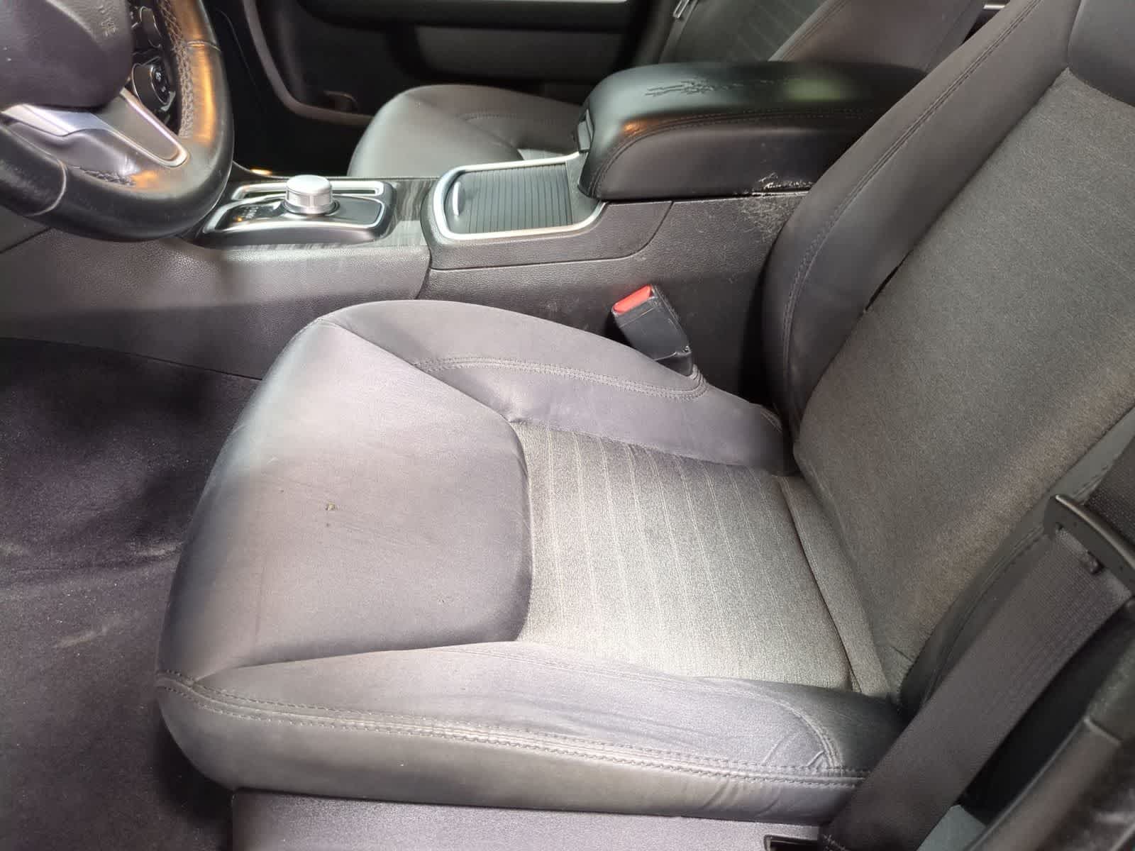 Thumbnail: 2022 Chrysler 300 - 16