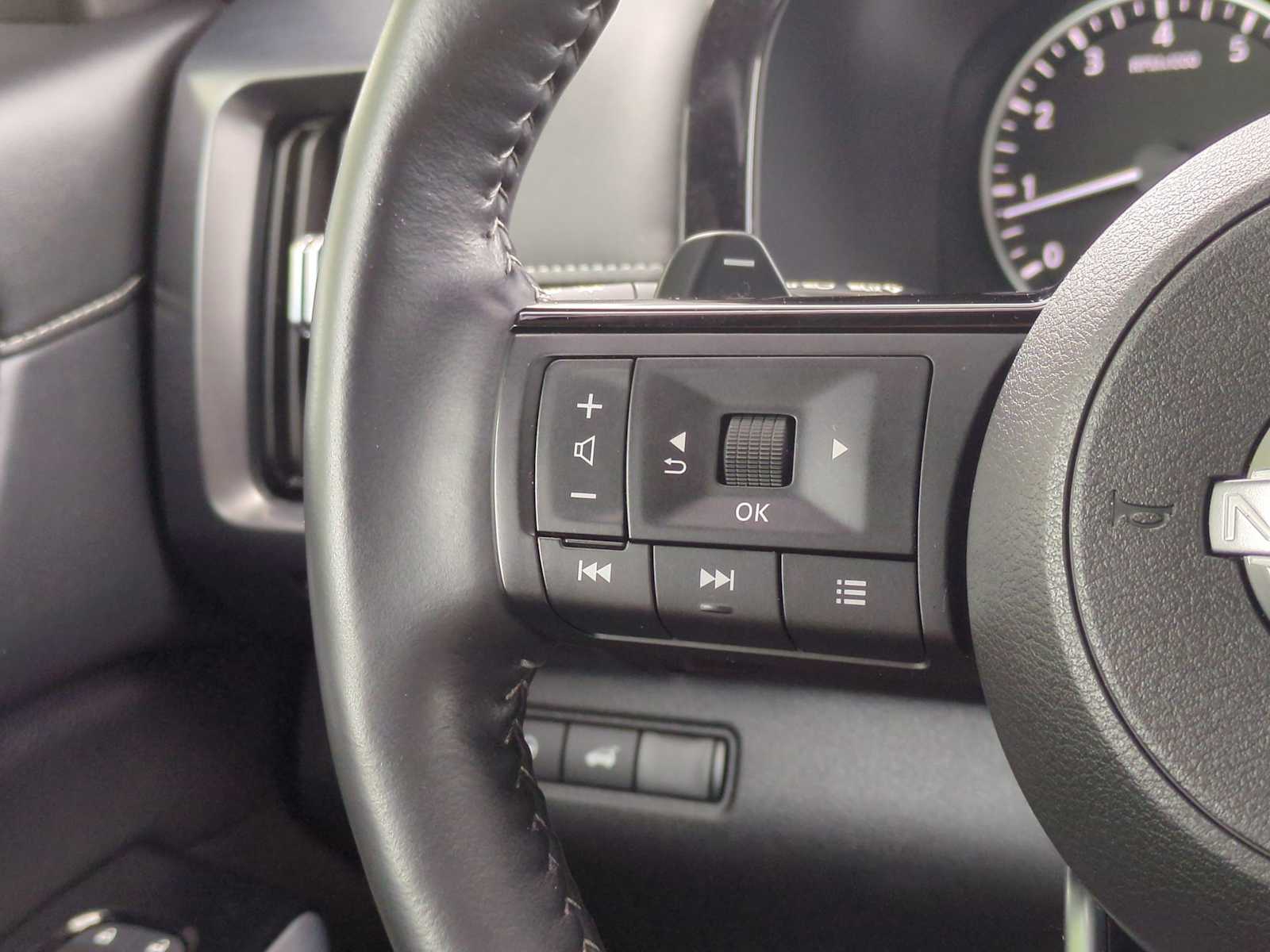 Thumbnail: 2024 Nissan Pathfinder - 23