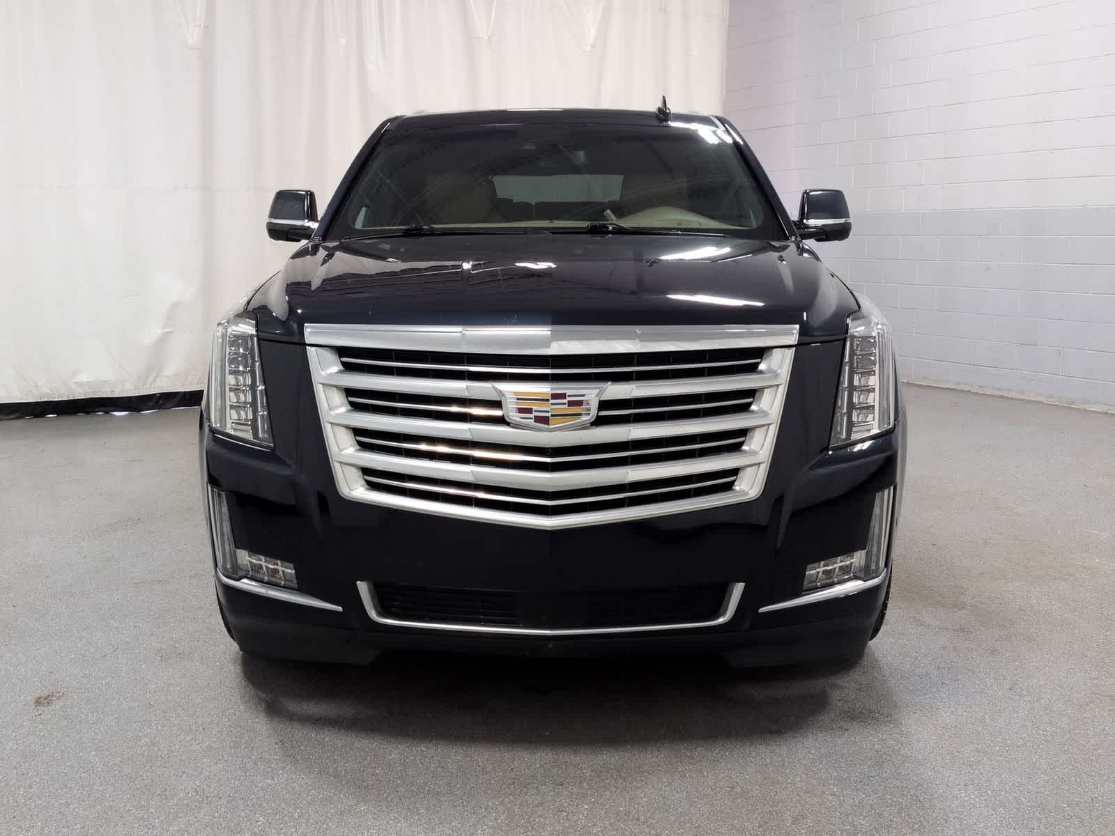 Thumbnail: 2019 Cadillac Escalade - 16