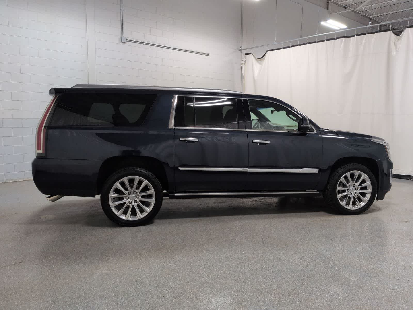 Thumbnail: 2019 Cadillac Escalade - 14