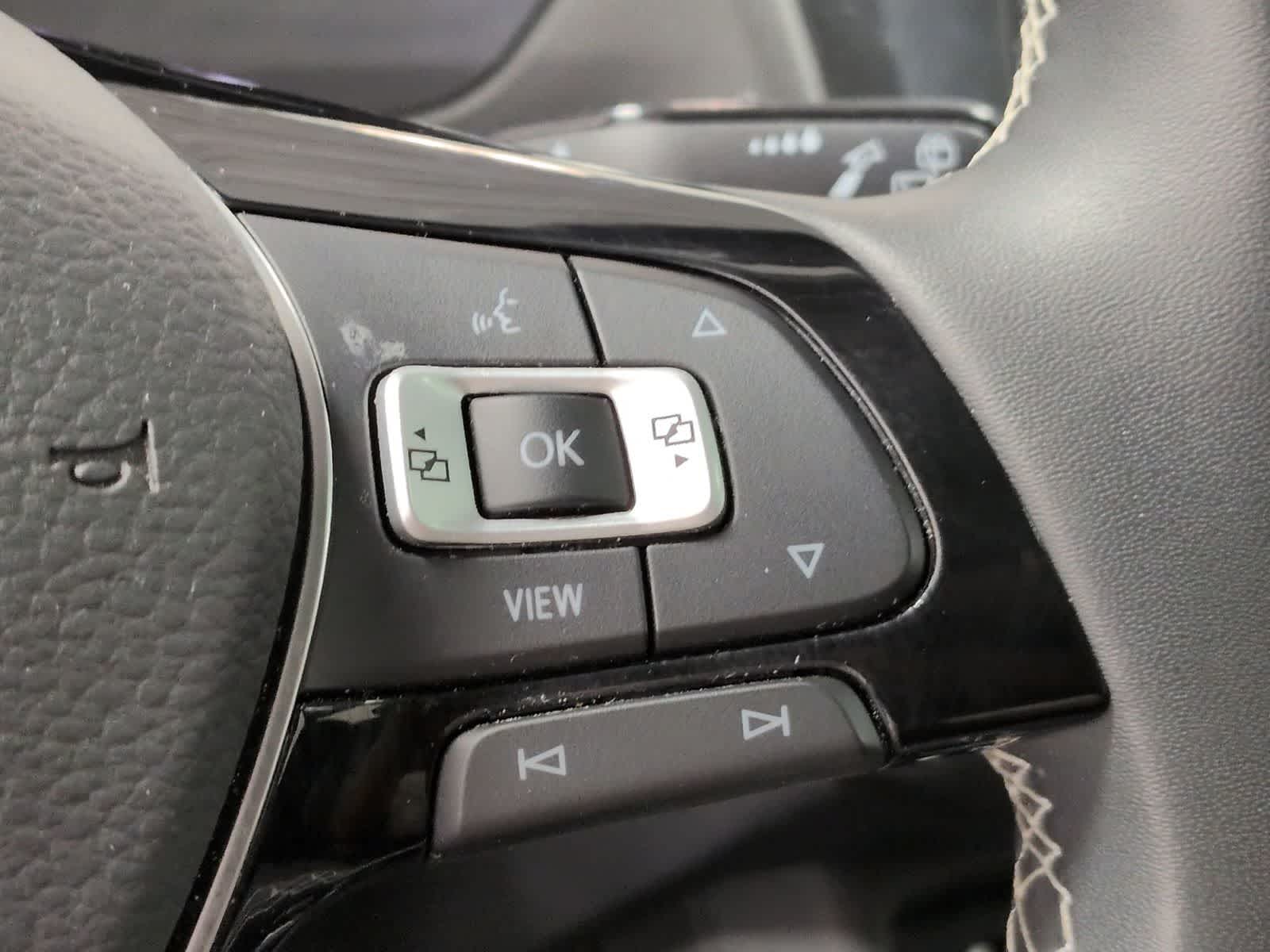Thumbnail: 2021 Volkswagen Tiguan - 25