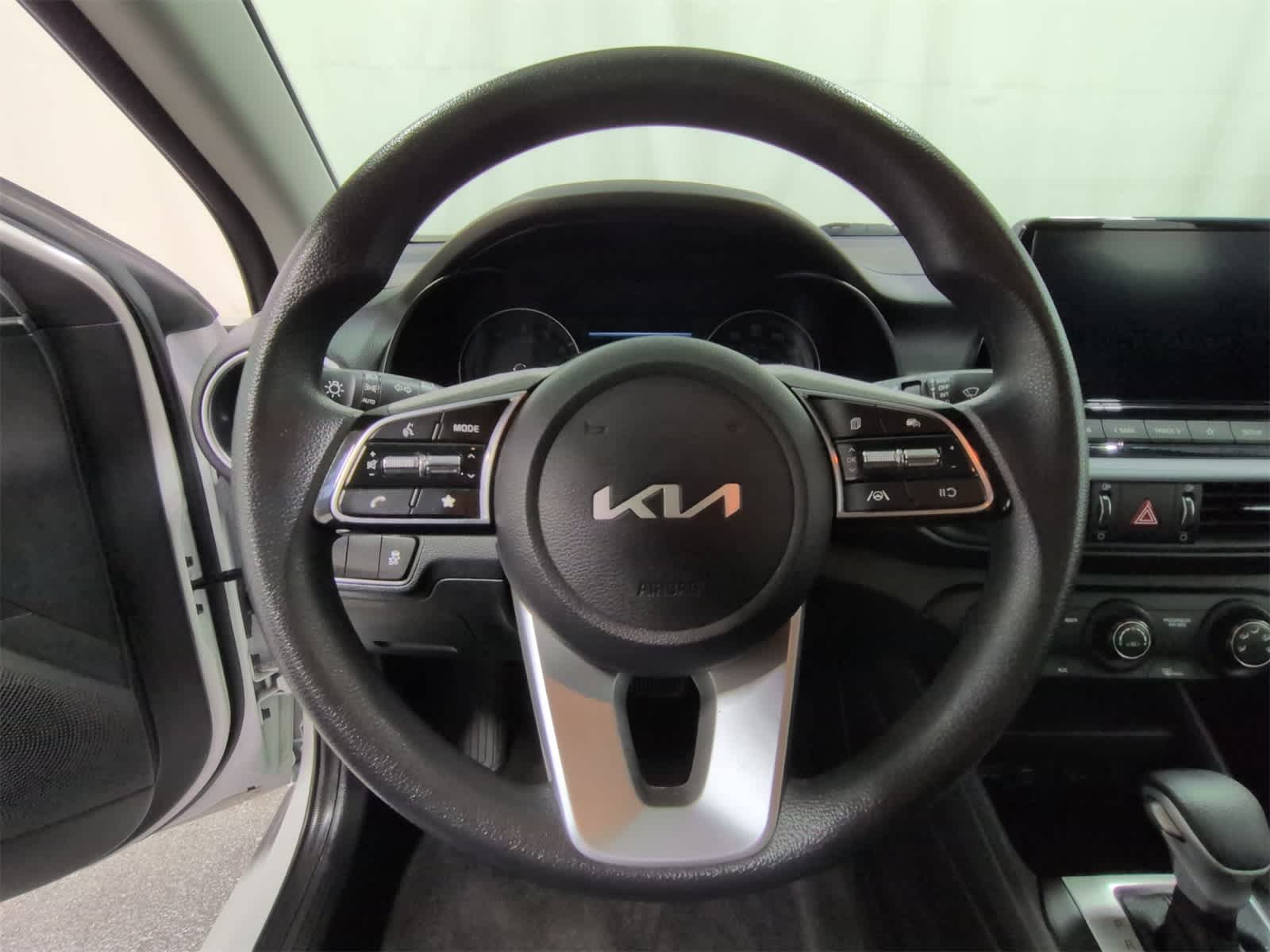 Thumbnail: 2023 Kia Forte - 23