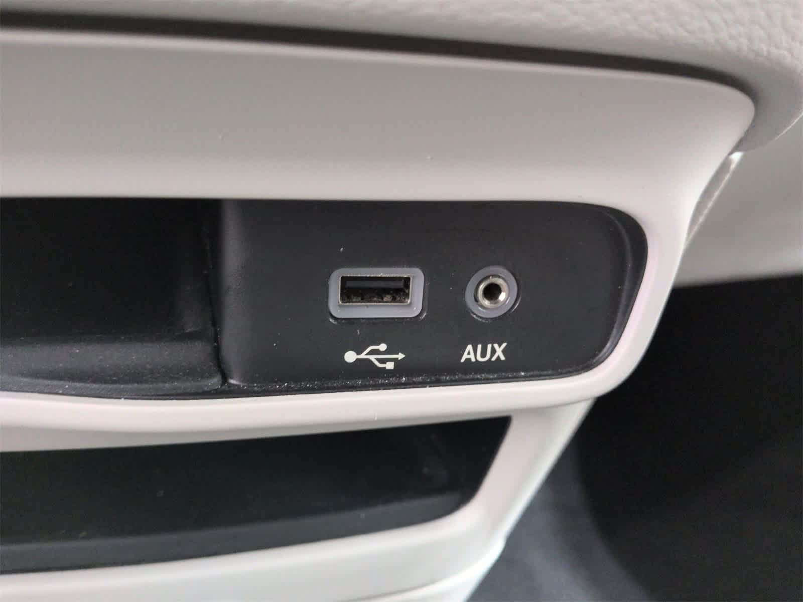 Thumbnail: 2018 Chrysler Pacifica - 31