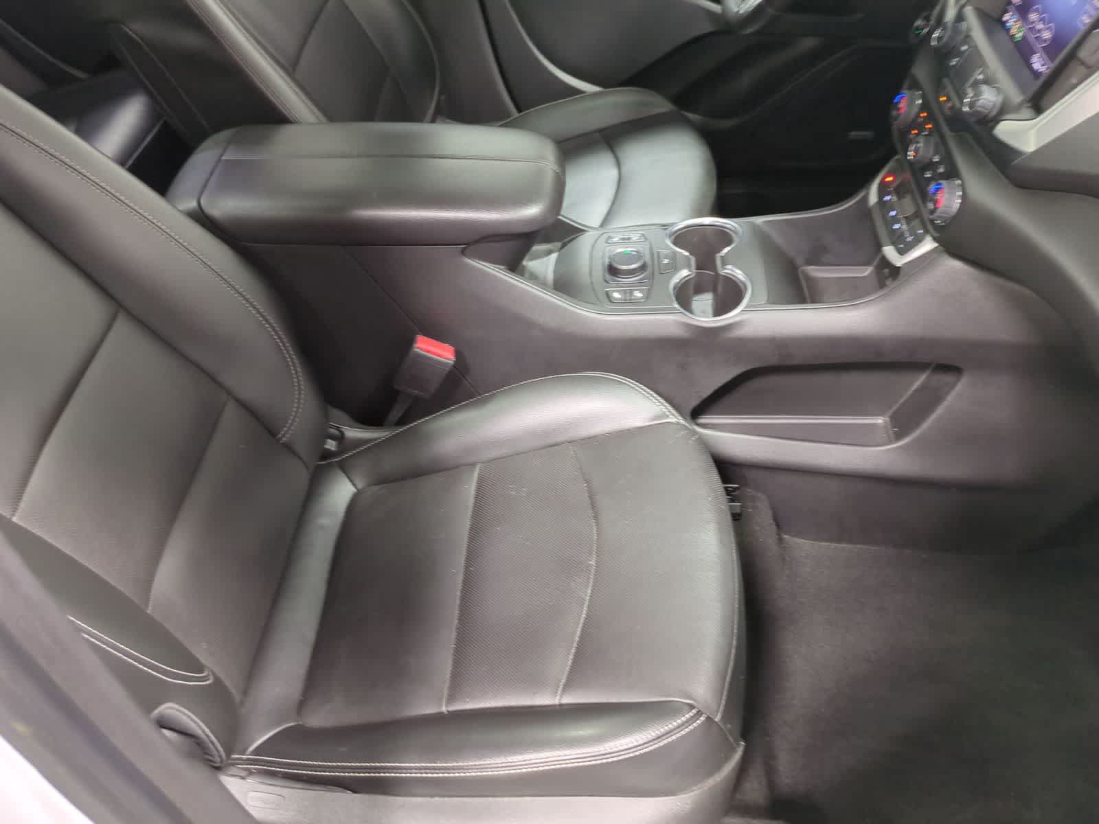 Thumbnail: 2022 GMC Terrain - 24