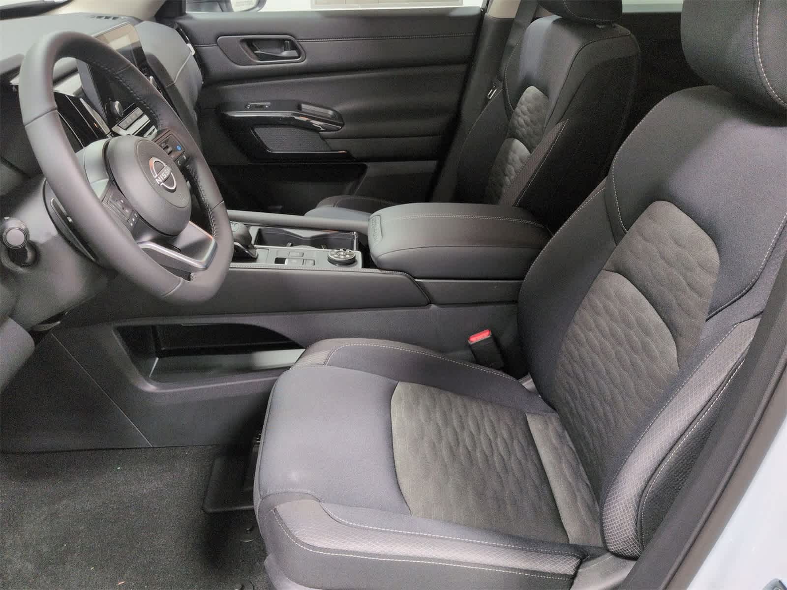 Thumbnail: 2025 Nissan Pathfinder - 17