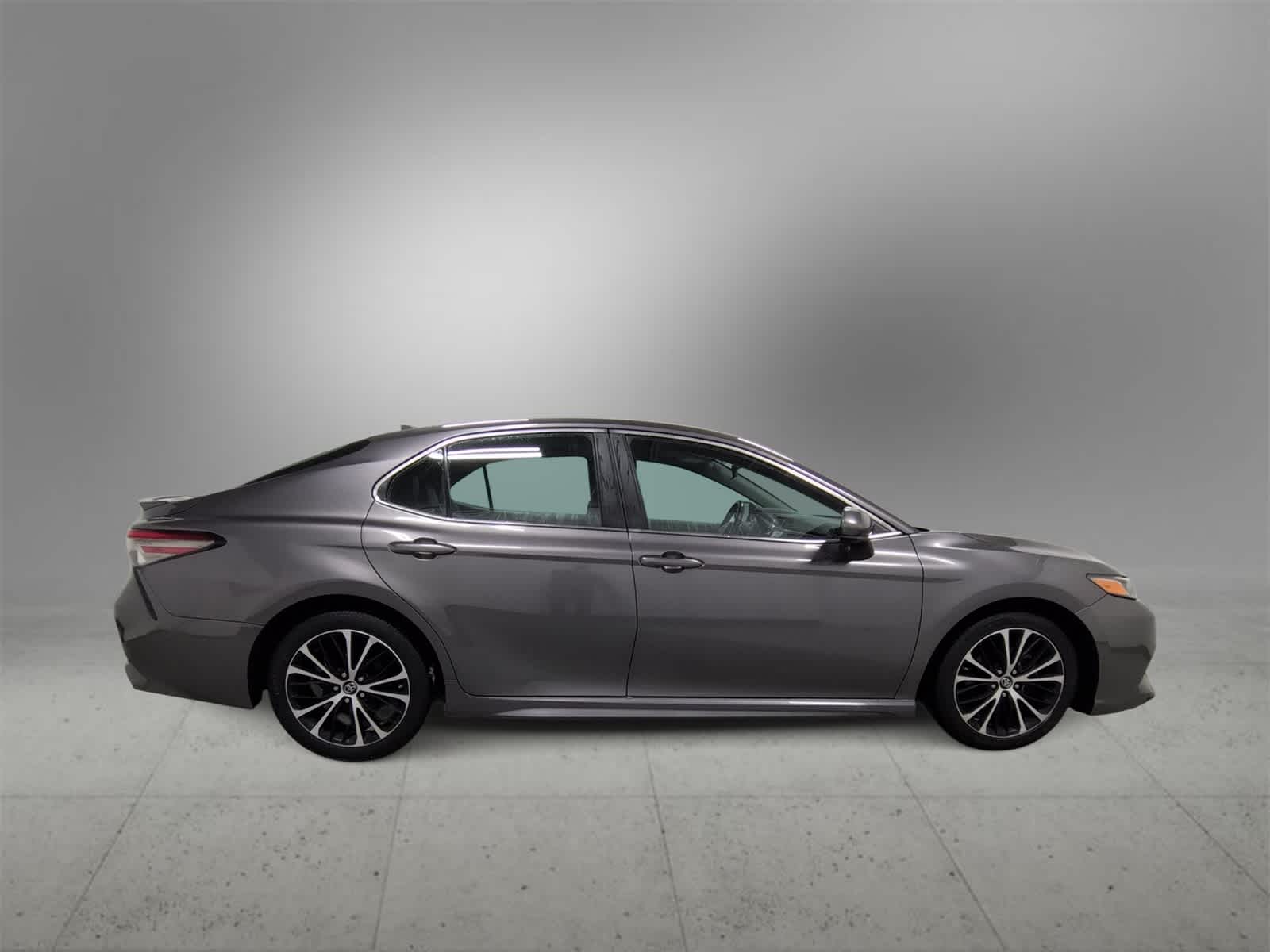 Thumbnail: 2019 Toyota Camry - 9