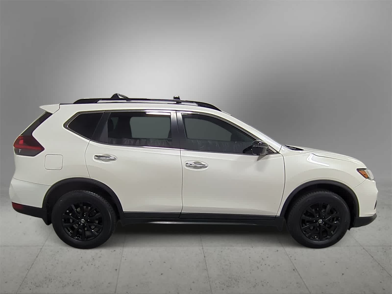 Thumbnail: 2018 Nissan Rogue - 9