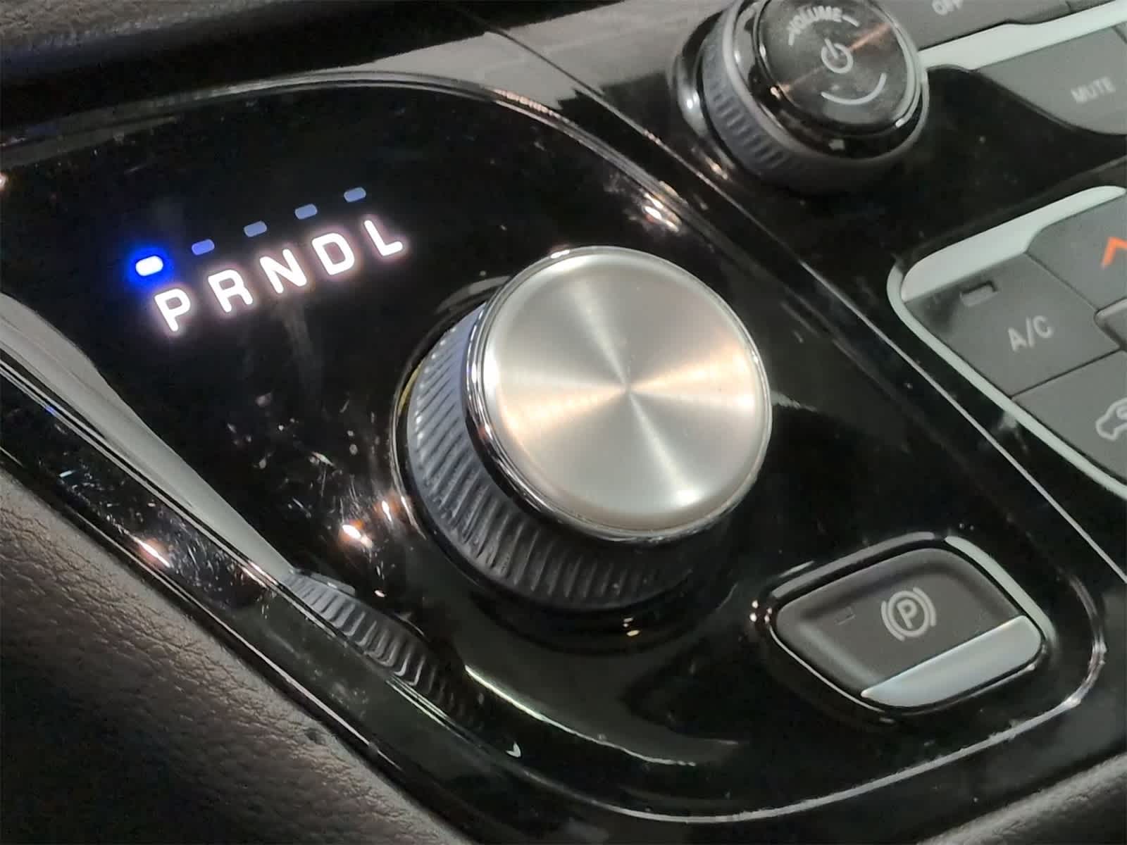 Thumbnail: 2025 Chrysler Pacifica - 34