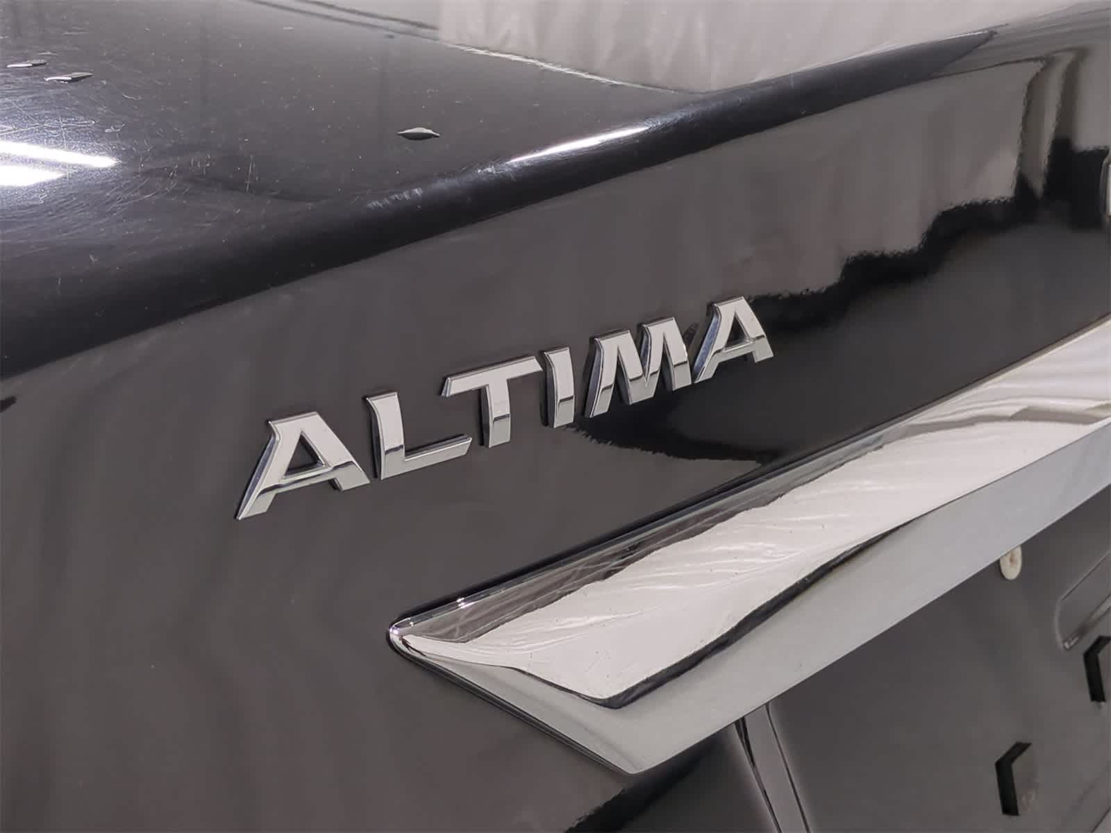 Thumbnail: 2015 Nissan Altima - 13