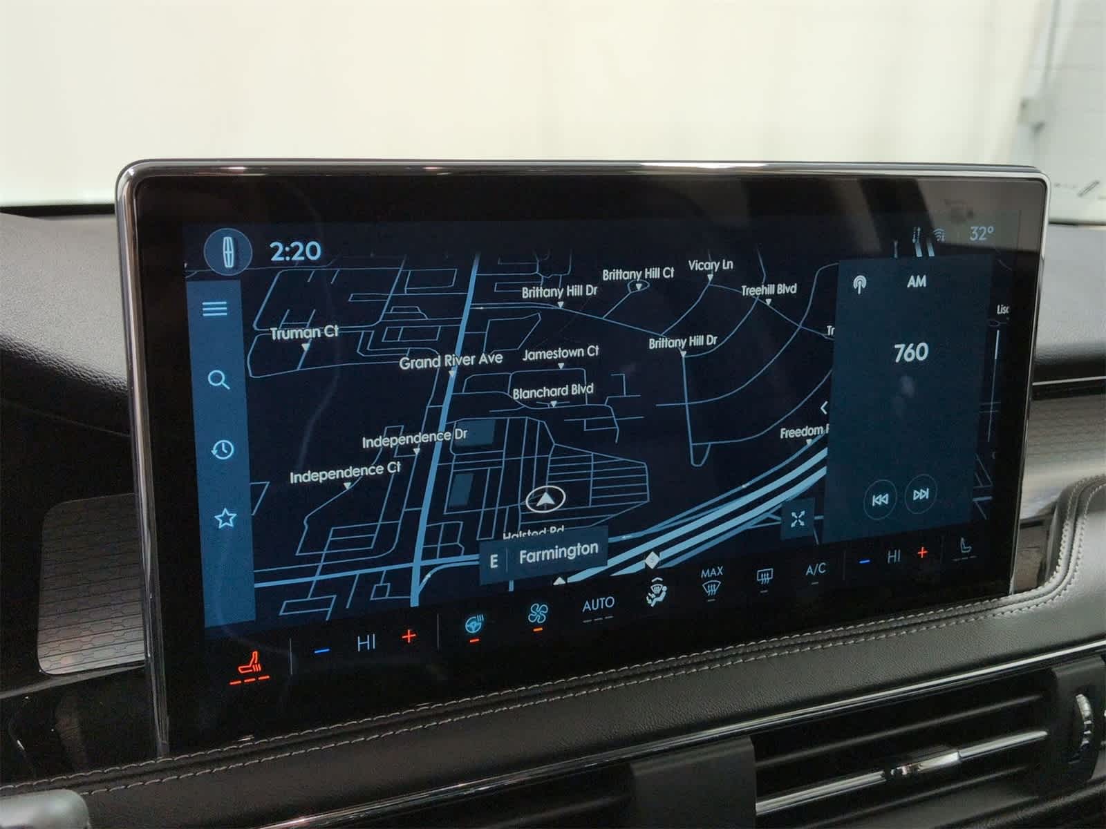 Thumbnail: 2023 Lincoln Corsair - 21