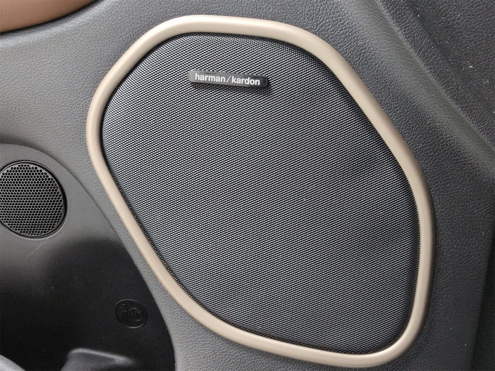 Thumbnail: 2017 Jeep Grand Cherokee - 33