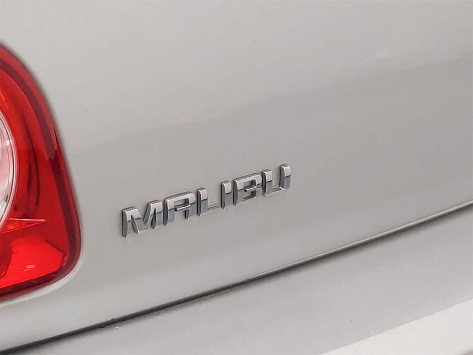 Thumbnail: 2011 Chevrolet Malibu - 12