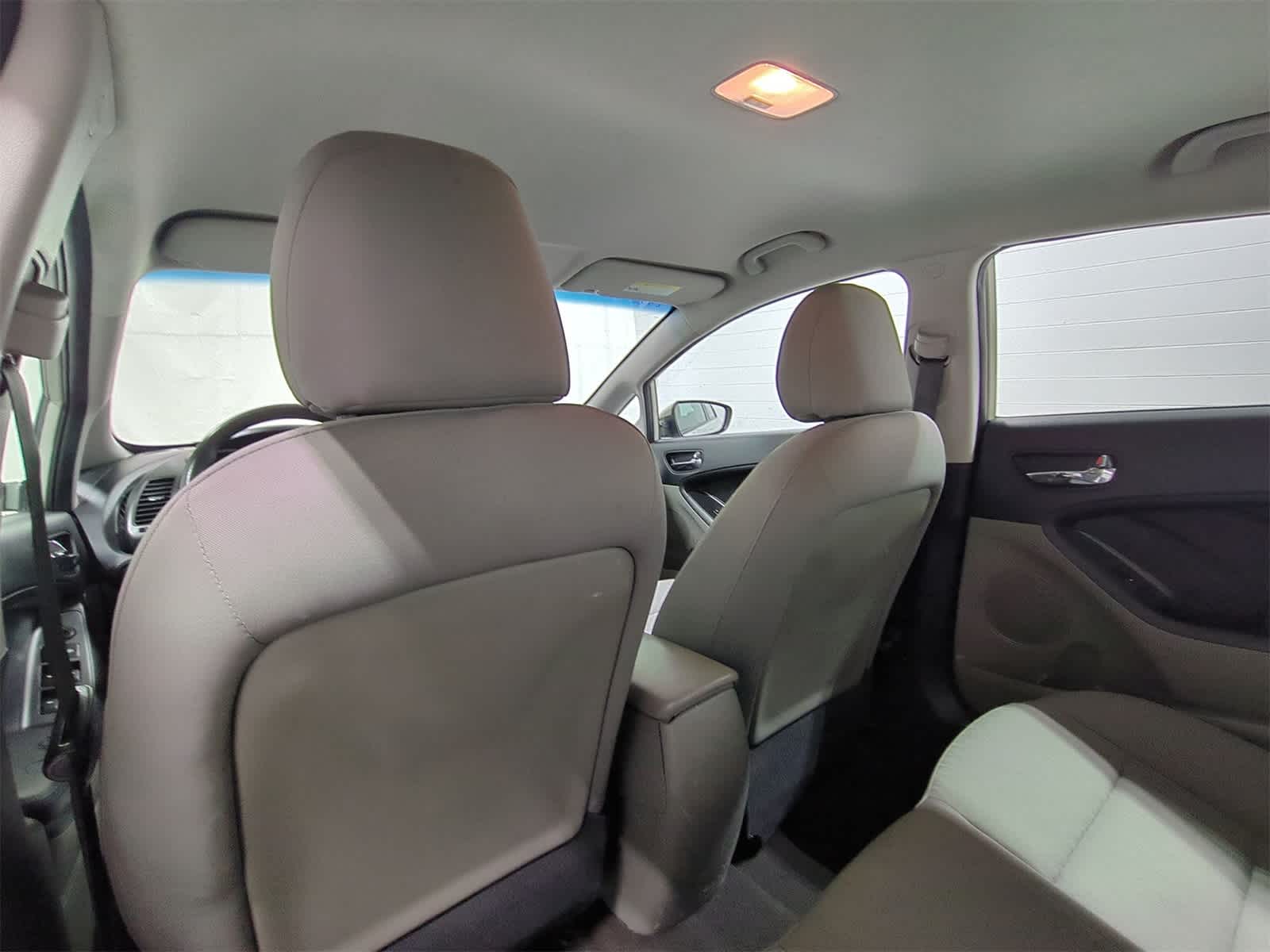 Thumbnail: 2015 Kia Forte - 18