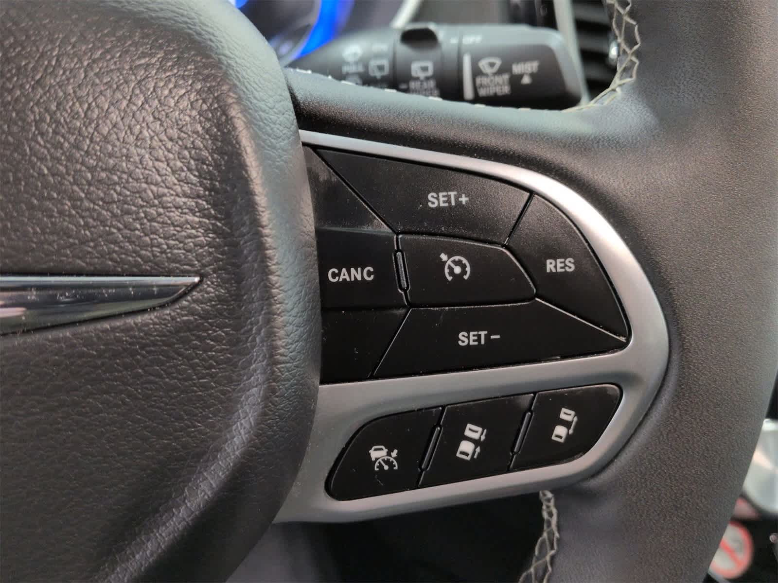 Thumbnail: 2025 Chrysler Pacifica - 25