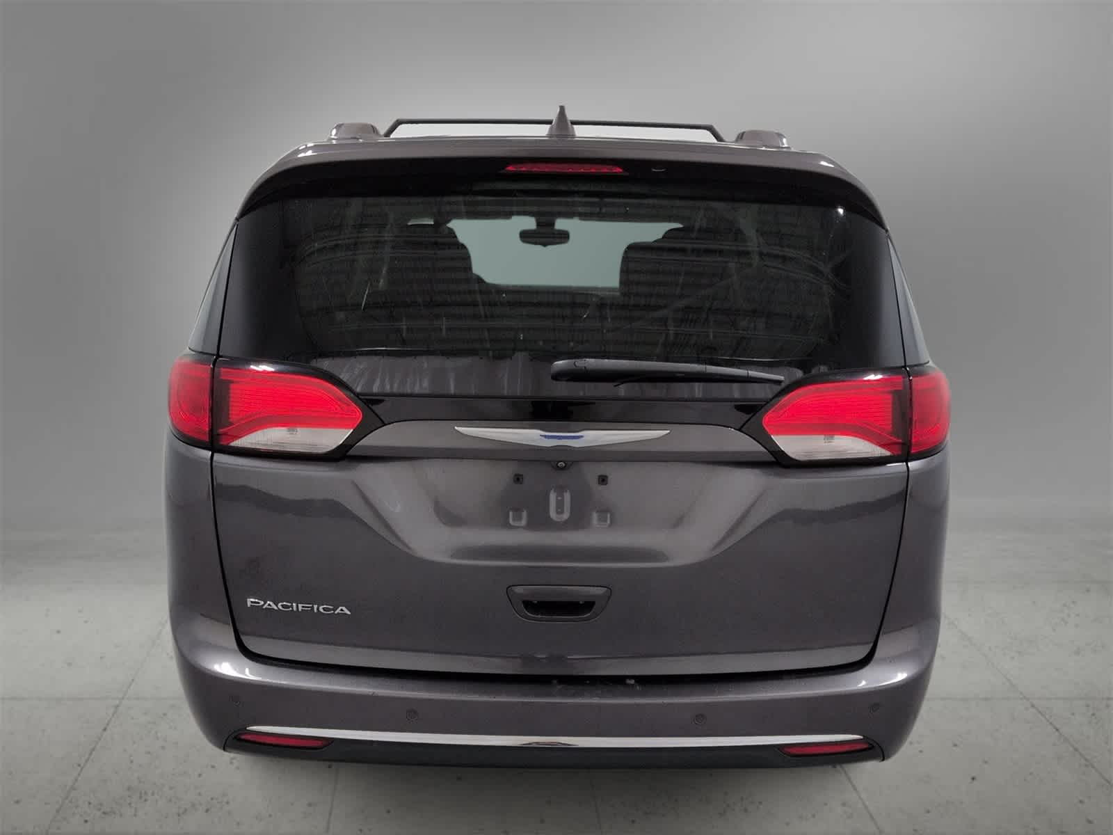 Thumbnail: 2018 Chrysler Pacifica - 7