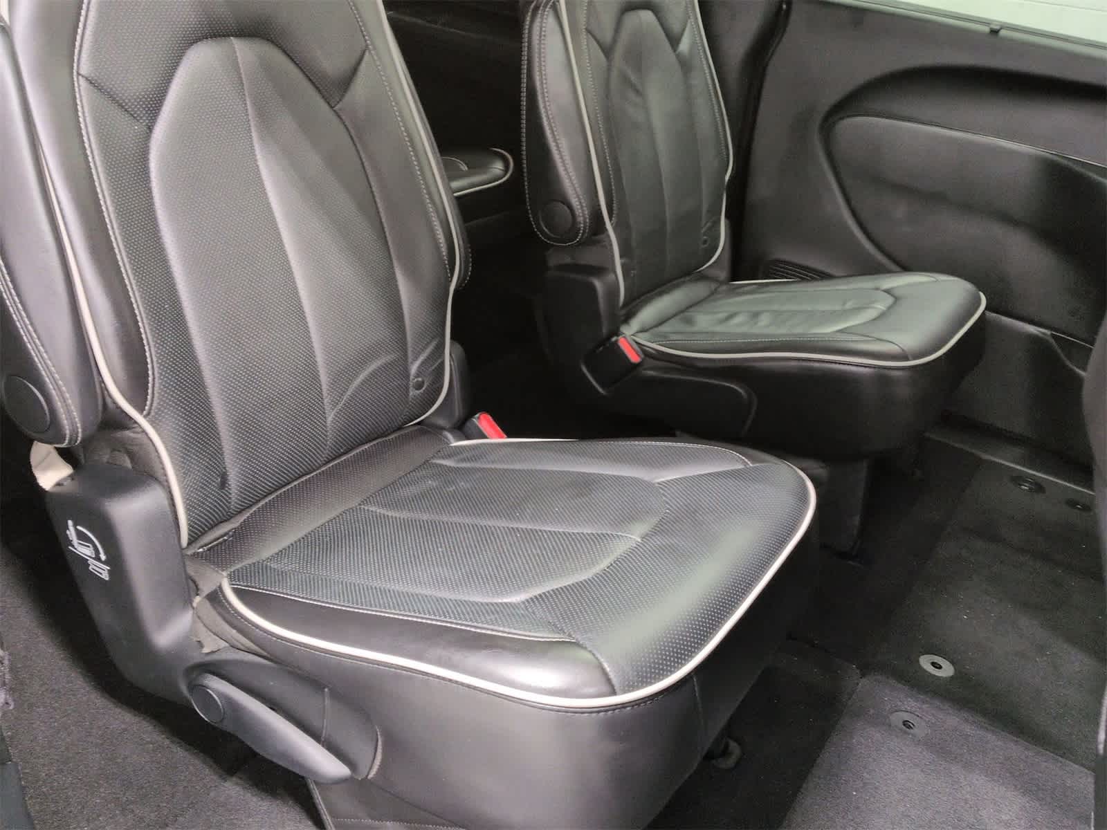 Thumbnail: 2025 Chrysler Pacifica - 22