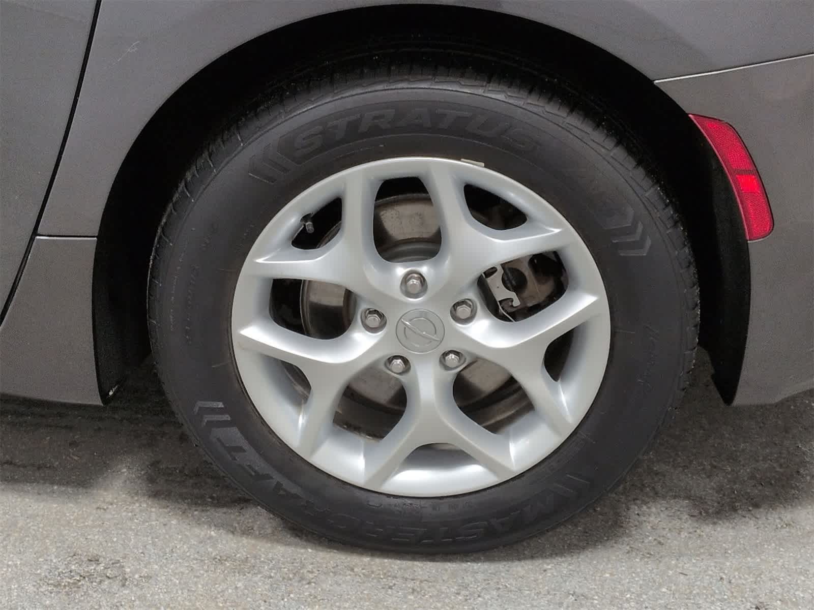 Thumbnail: 2018 Chrysler Pacifica - 14