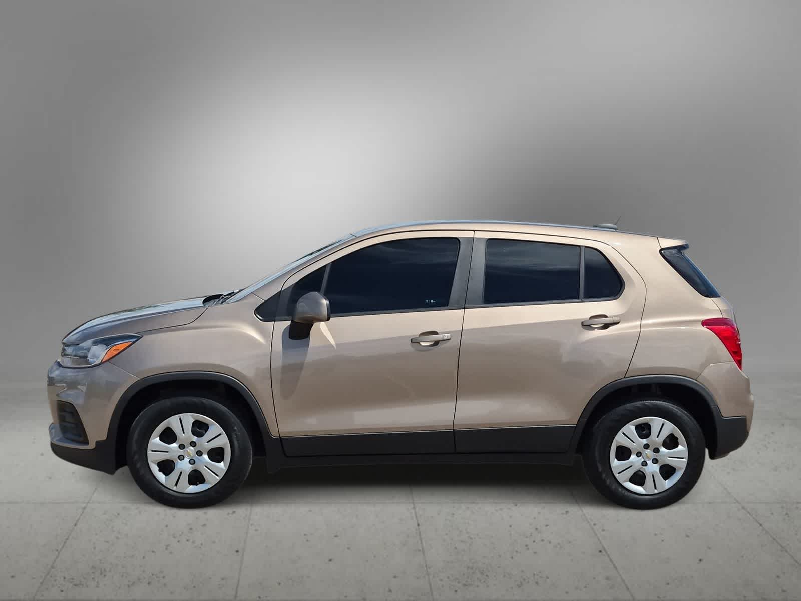 Thumbnail: 2018 Chevrolet Trax - 4
