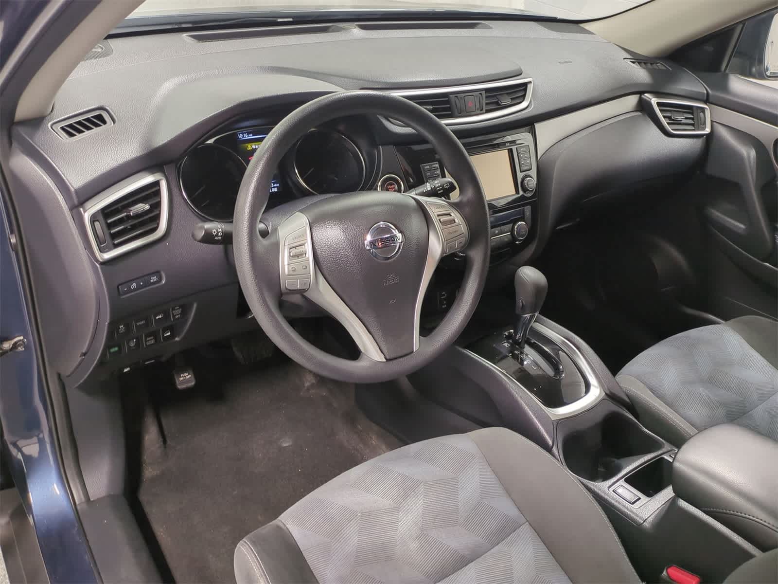 Thumbnail: 2016 Nissan Rogue - 10