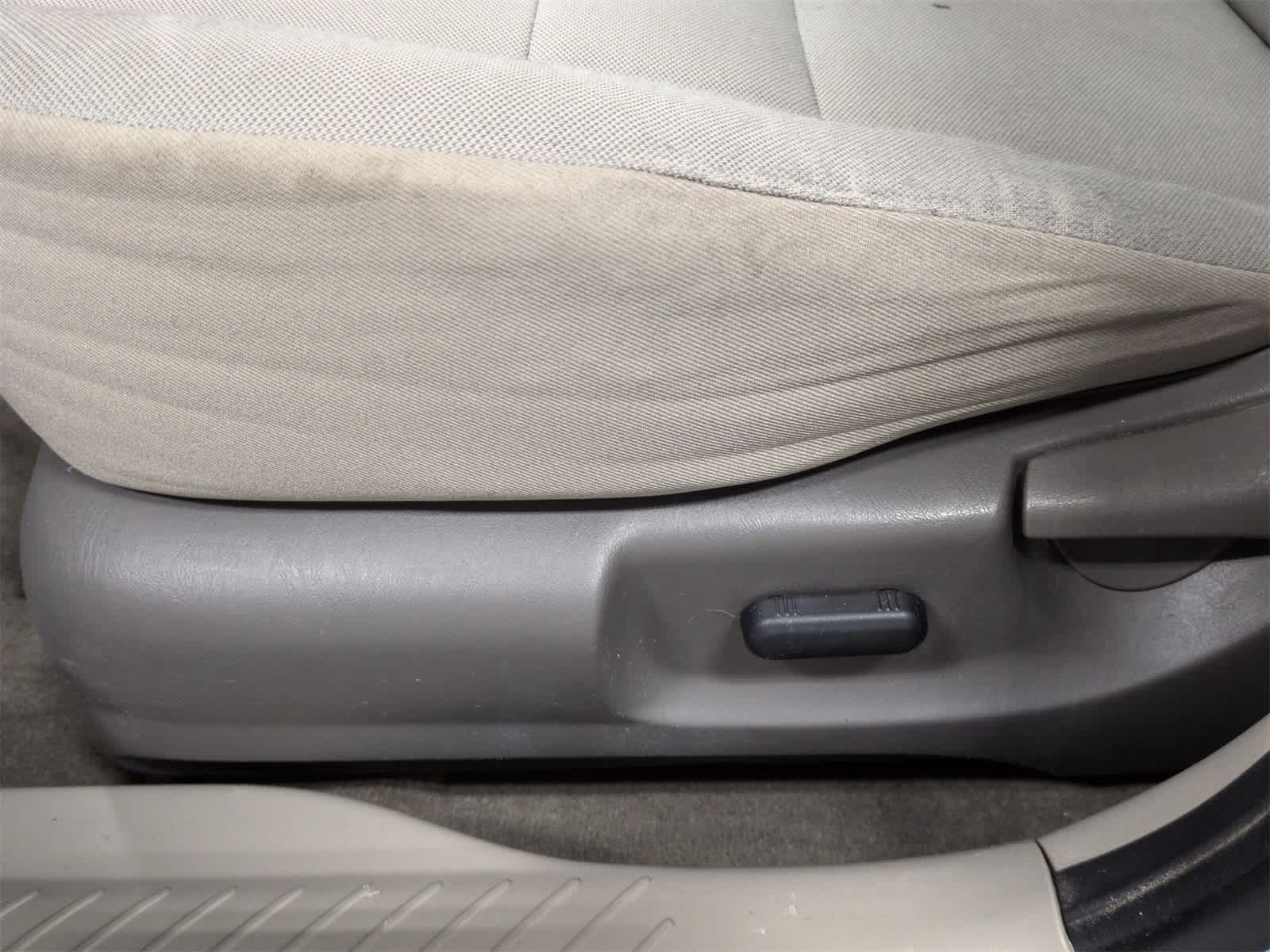 Thumbnail: 2009 Ford Escape - 18