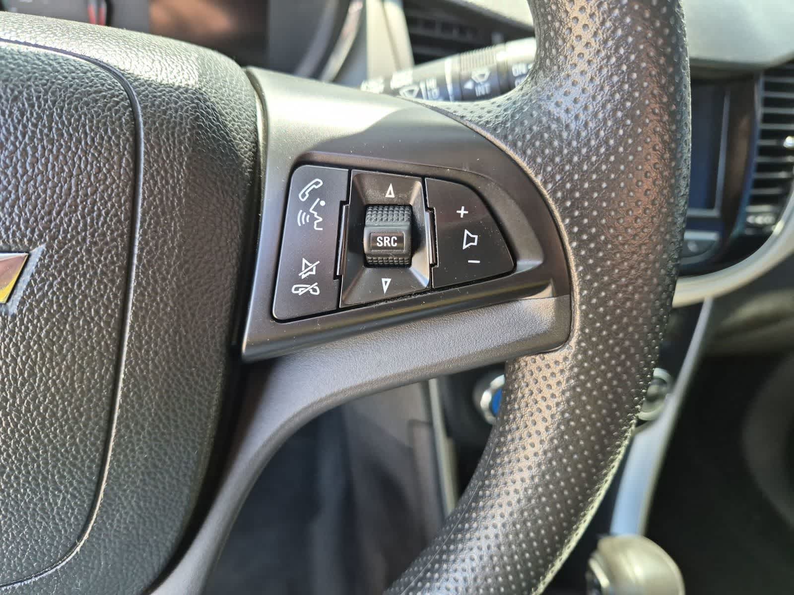 Thumbnail: 2018 Chevrolet Trax - 21