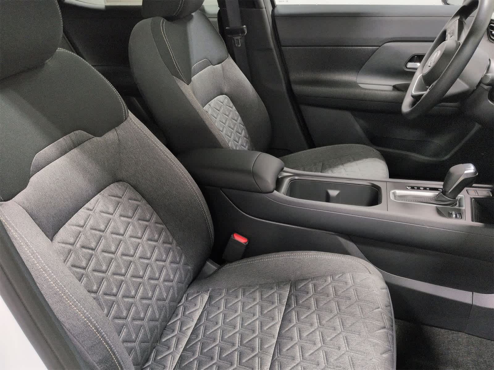 Thumbnail: 2026 Nissan Kicks - 24