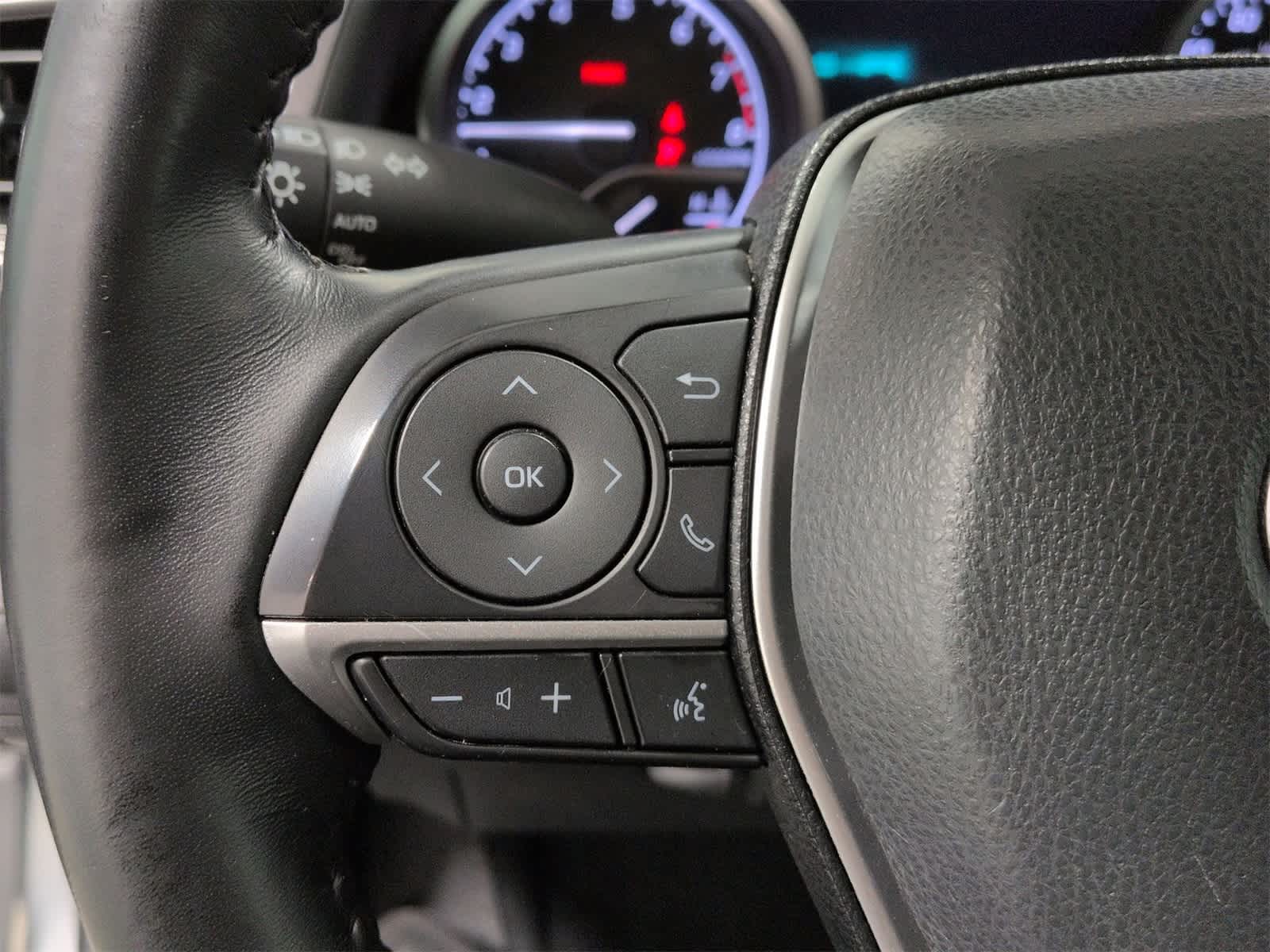 Thumbnail: 2022 Toyota Camry - 24