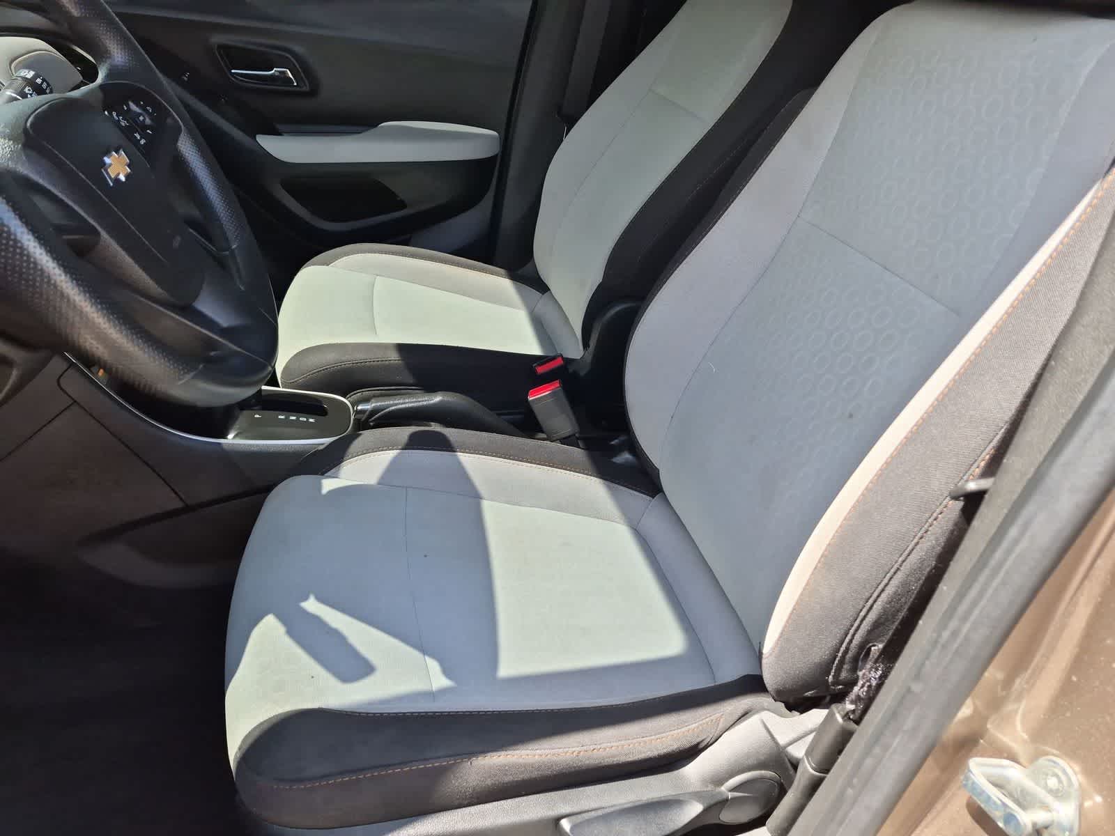 Thumbnail: 2018 Chevrolet Trax - 14