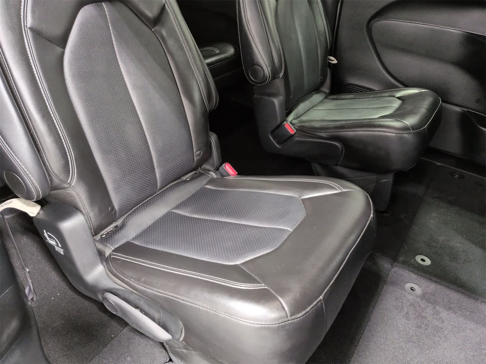 Thumbnail: 2025 Chrysler Pacifica - 21