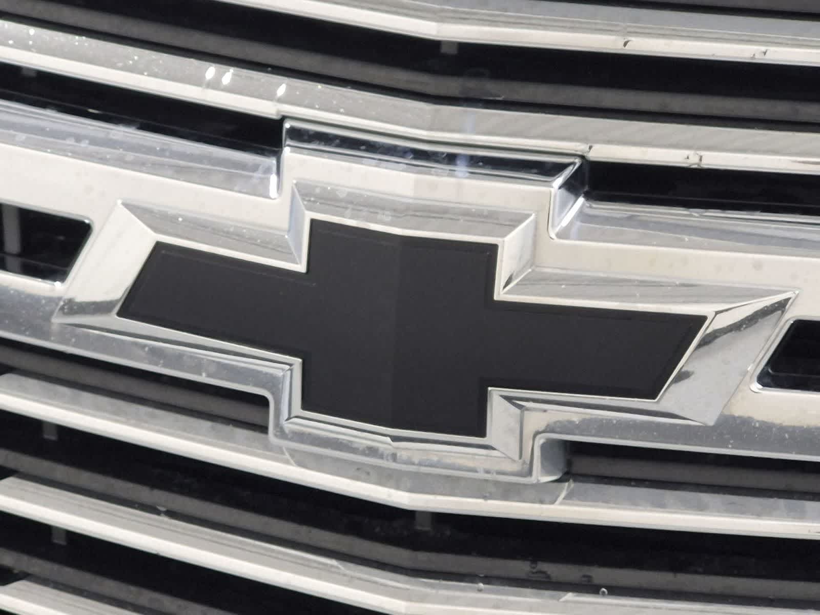Thumbnail: 2016 Chevrolet Suburban - 11