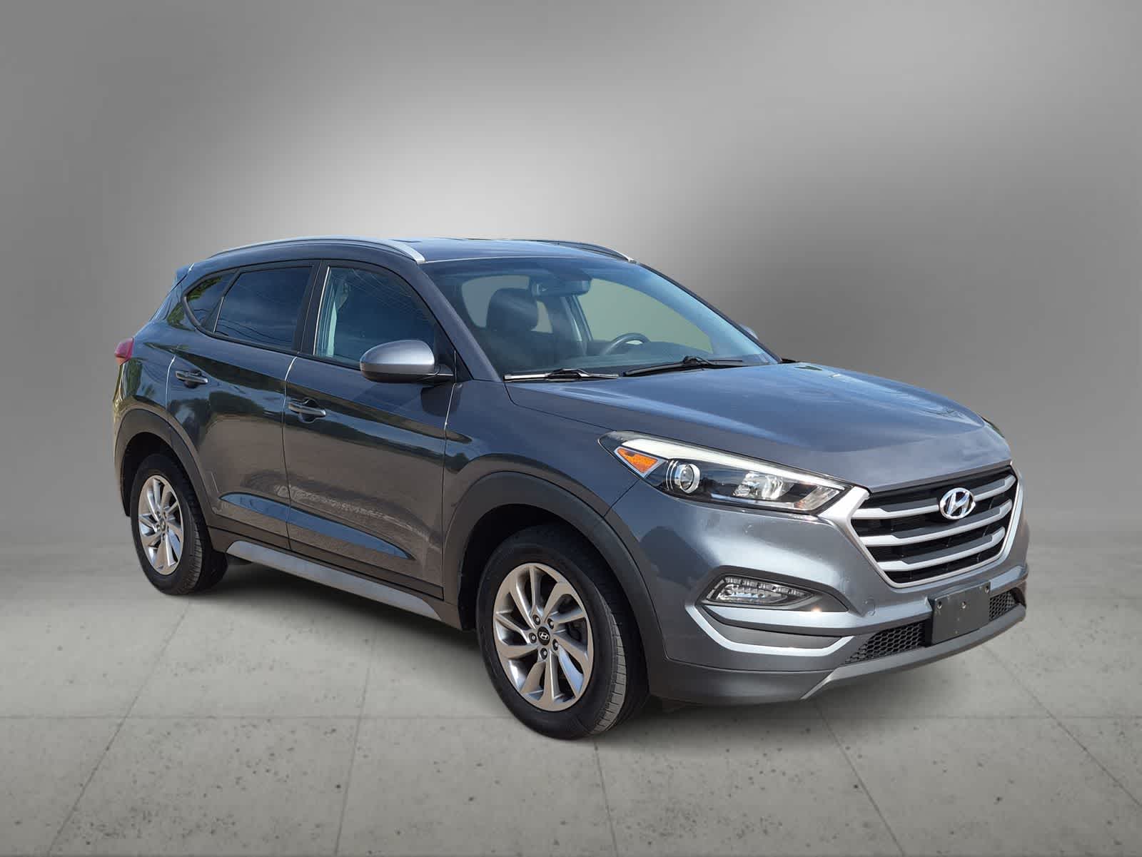 Used 2017 Hyundai Tucson SE with VIN KM8J33A45HU567237 for sale in Farmington, MI