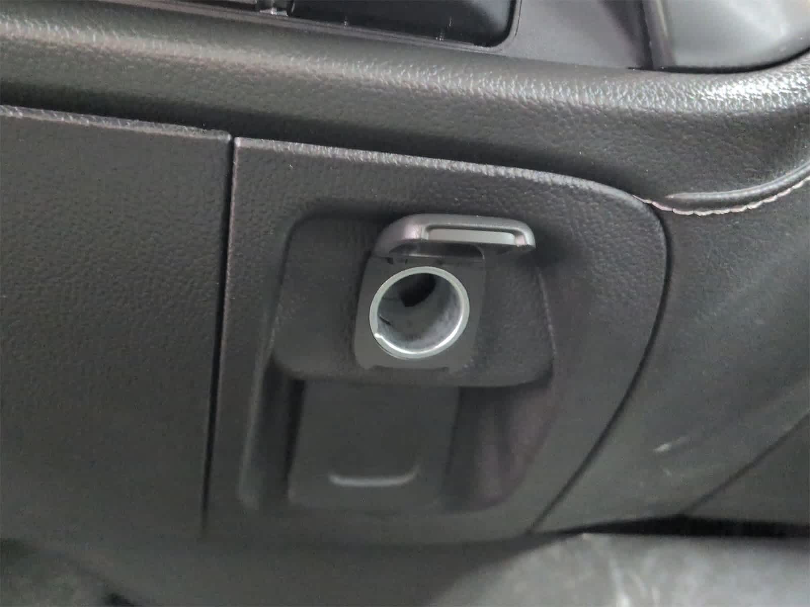 Thumbnail: 2017 Chevrolet Silverado 1500 - 31