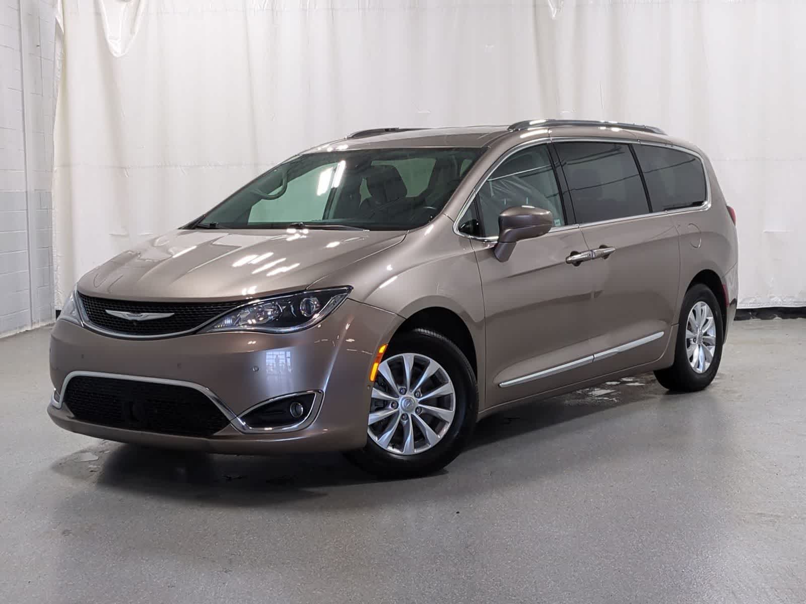 2018 Chrysler Pacifica Touring L -
                  Farmington Hills, MI