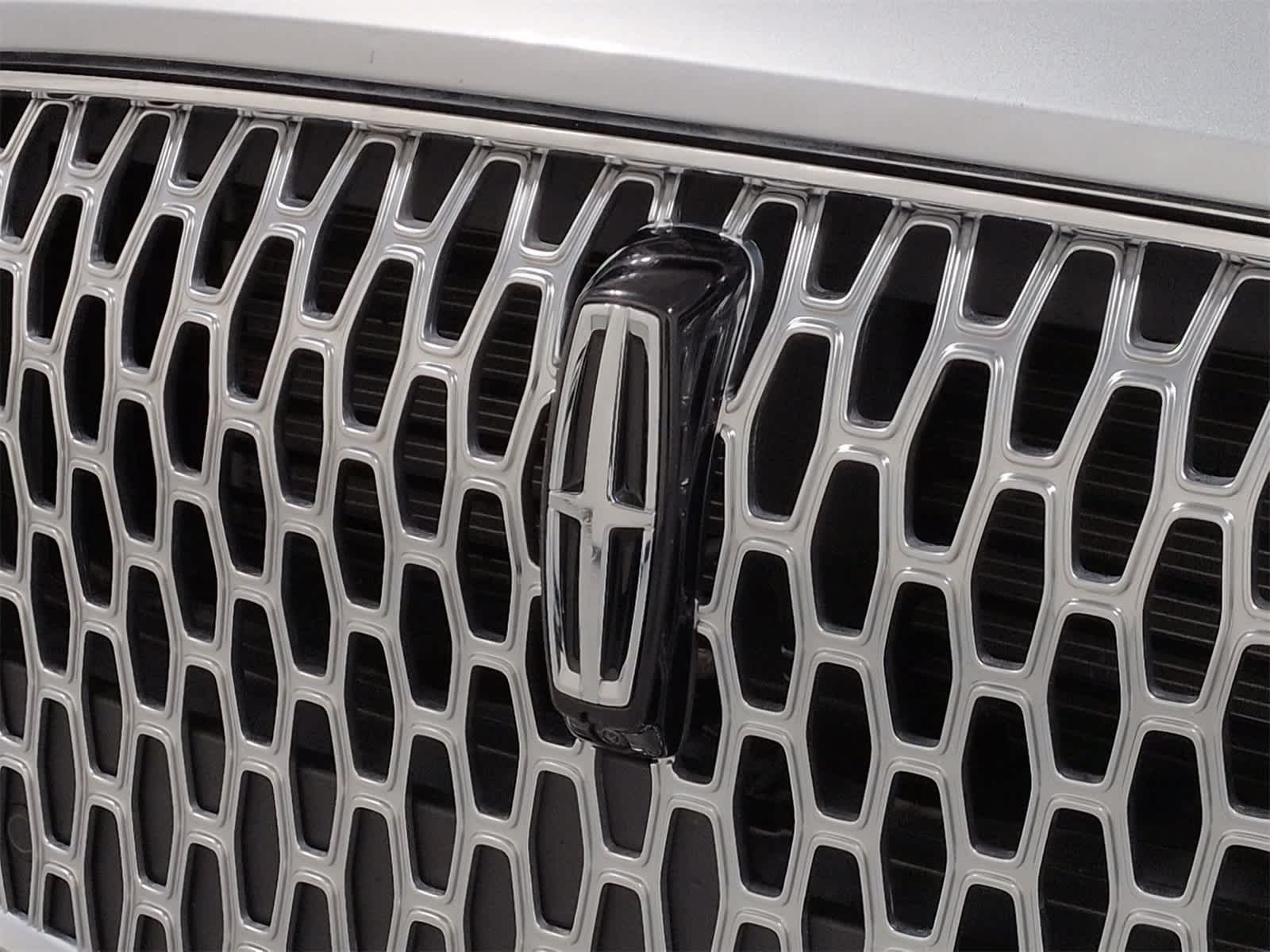 Thumbnail: 2023 Lincoln Corsair - 4