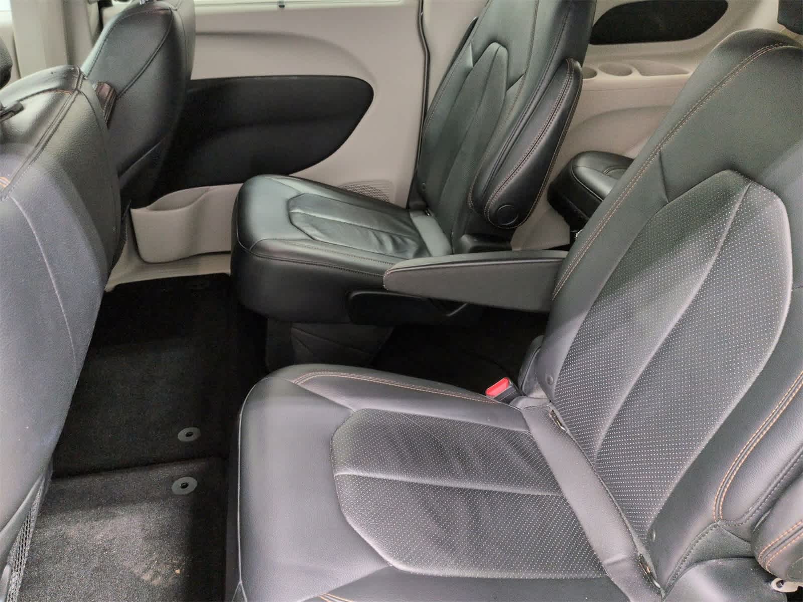 Thumbnail: 2018 Chrysler Pacifica - 20