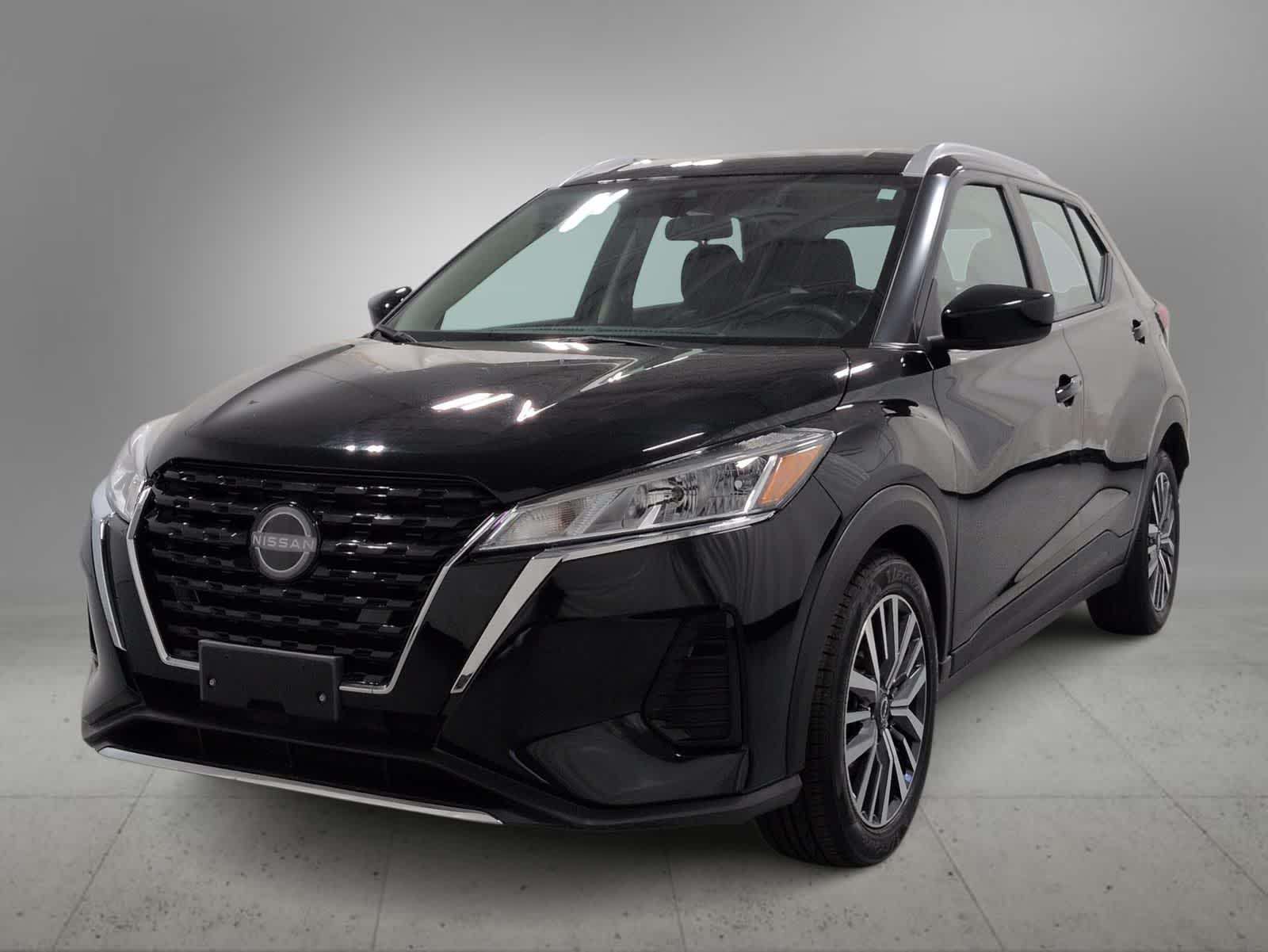 Thumbnail: 2023 Nissan Kicks - 4