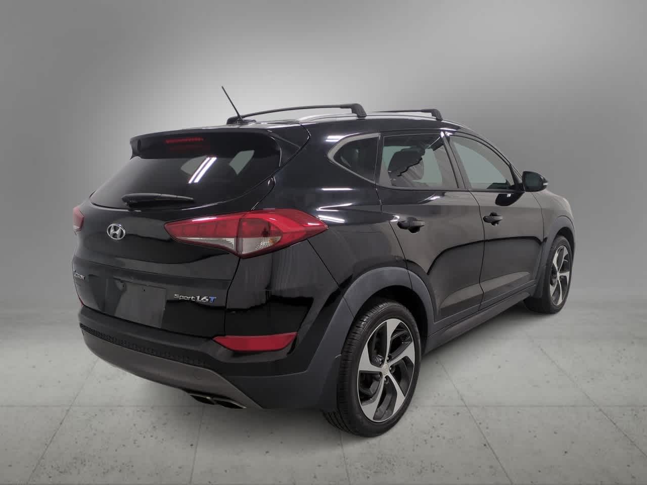 Thumbnail: 2016 Hyundai Tucson - 8