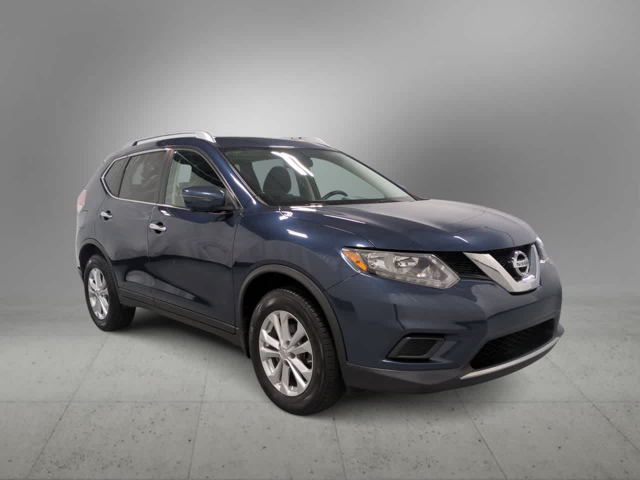 Used 2016 Nissan Rogue SV with VIN KNMAT2MV9GP593260 for sale in Farmington, MI
