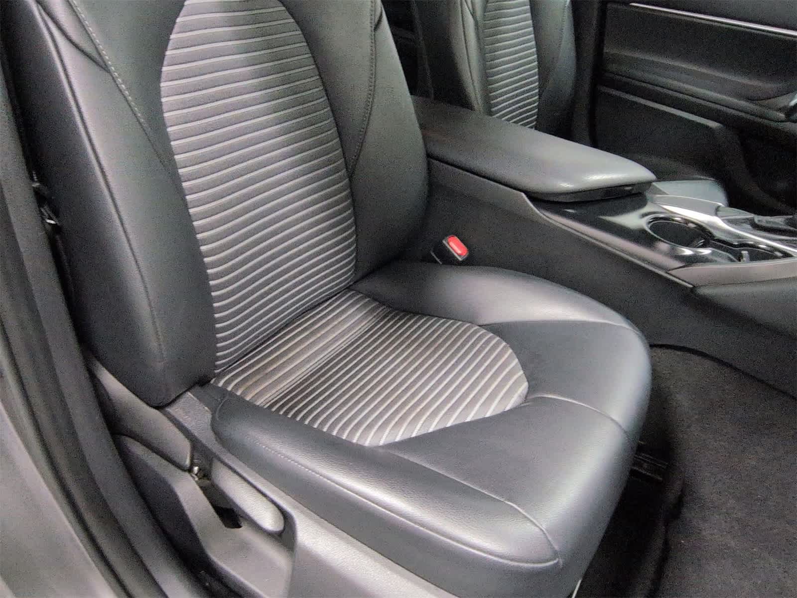 Thumbnail: 2019 Toyota Camry - 22