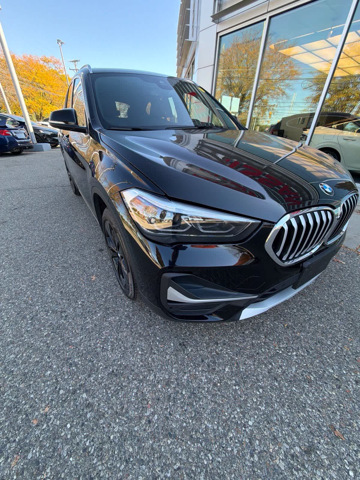 Used 2020 BMW X1 28i with VIN WBXJG9C04L5P39530 for sale in Farmington, MI