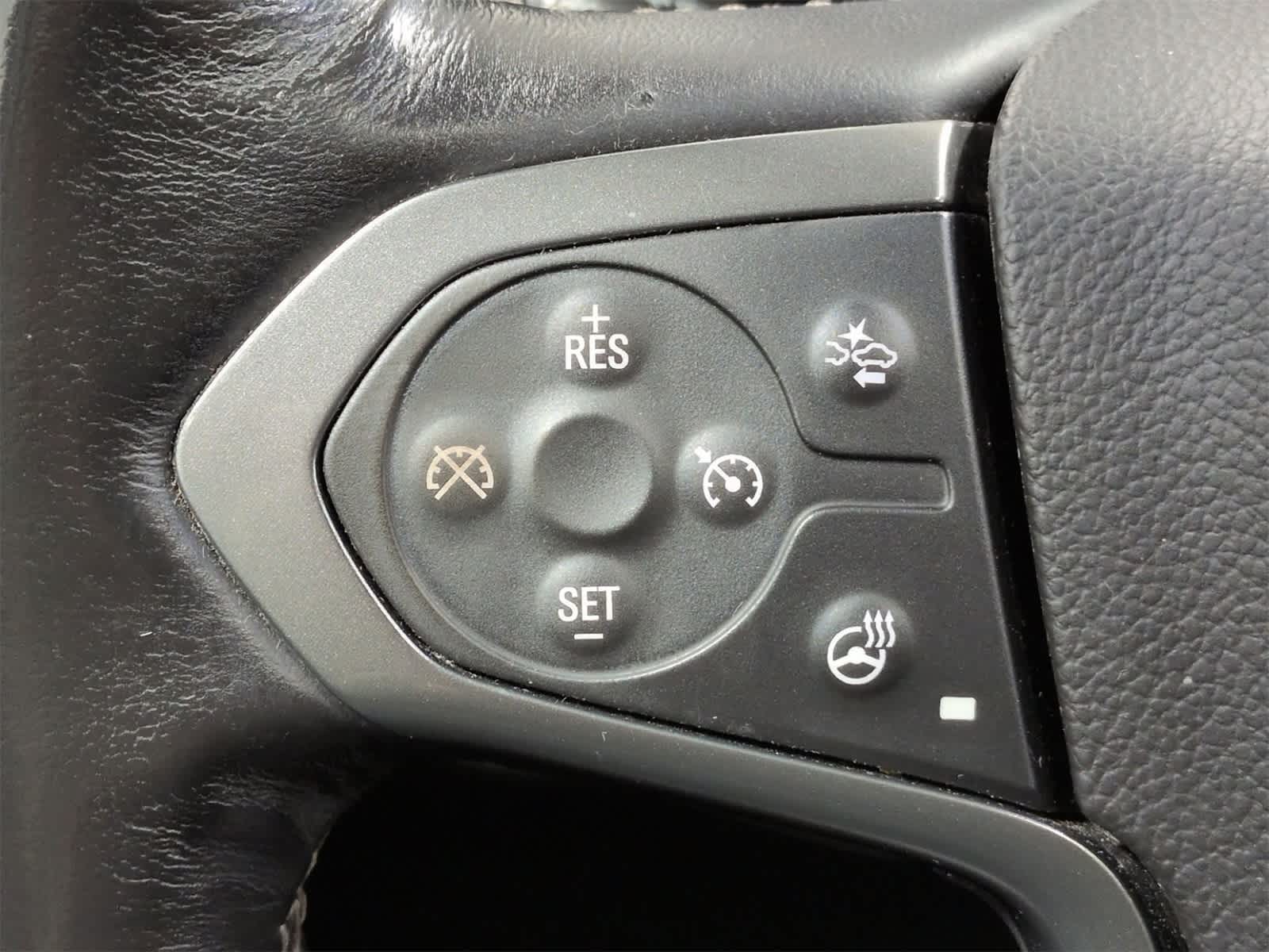 Thumbnail: 2018 Chevrolet Suburban - 26