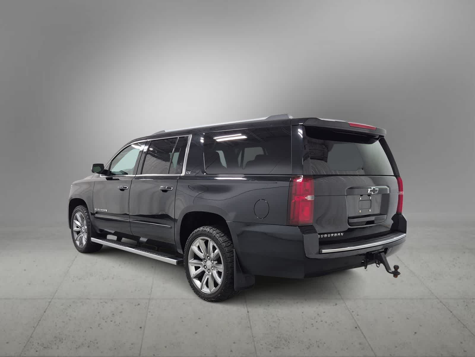 Thumbnail: 2016 Chevrolet Suburban - 5