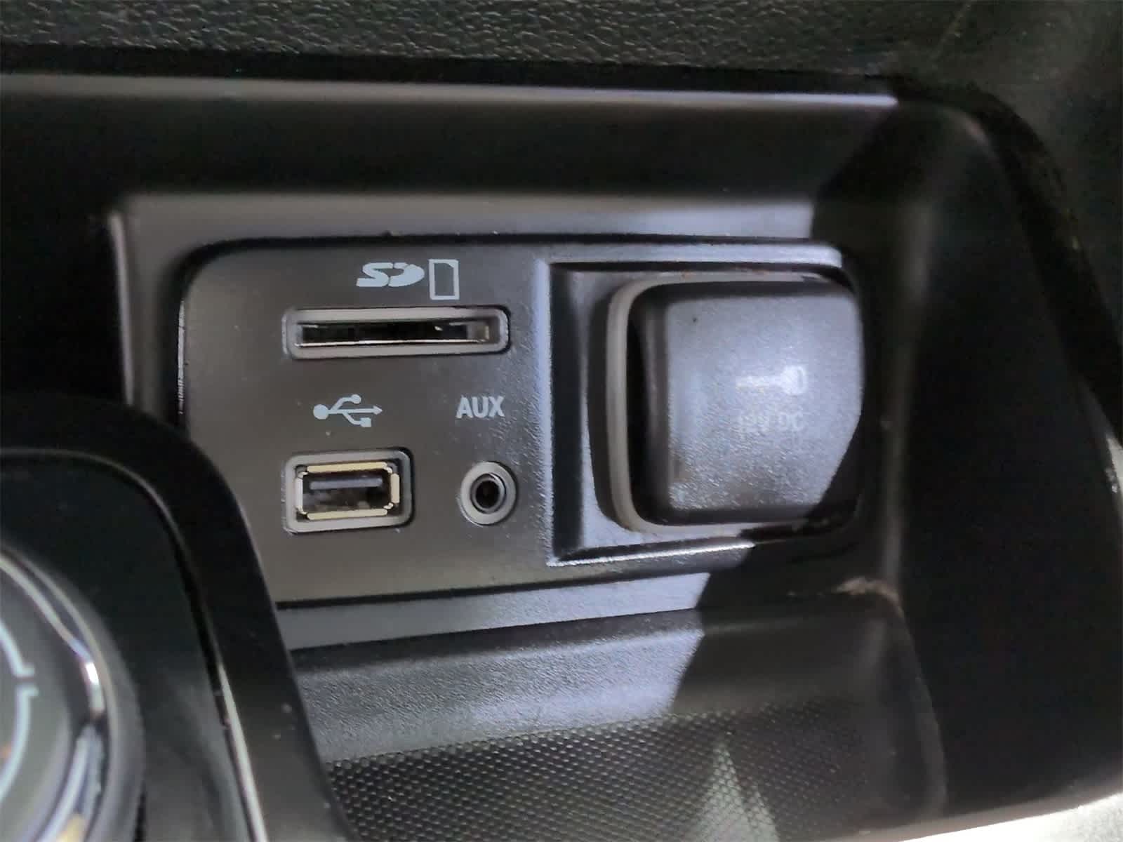 Thumbnail: 2016 Jeep Cherokee - 31