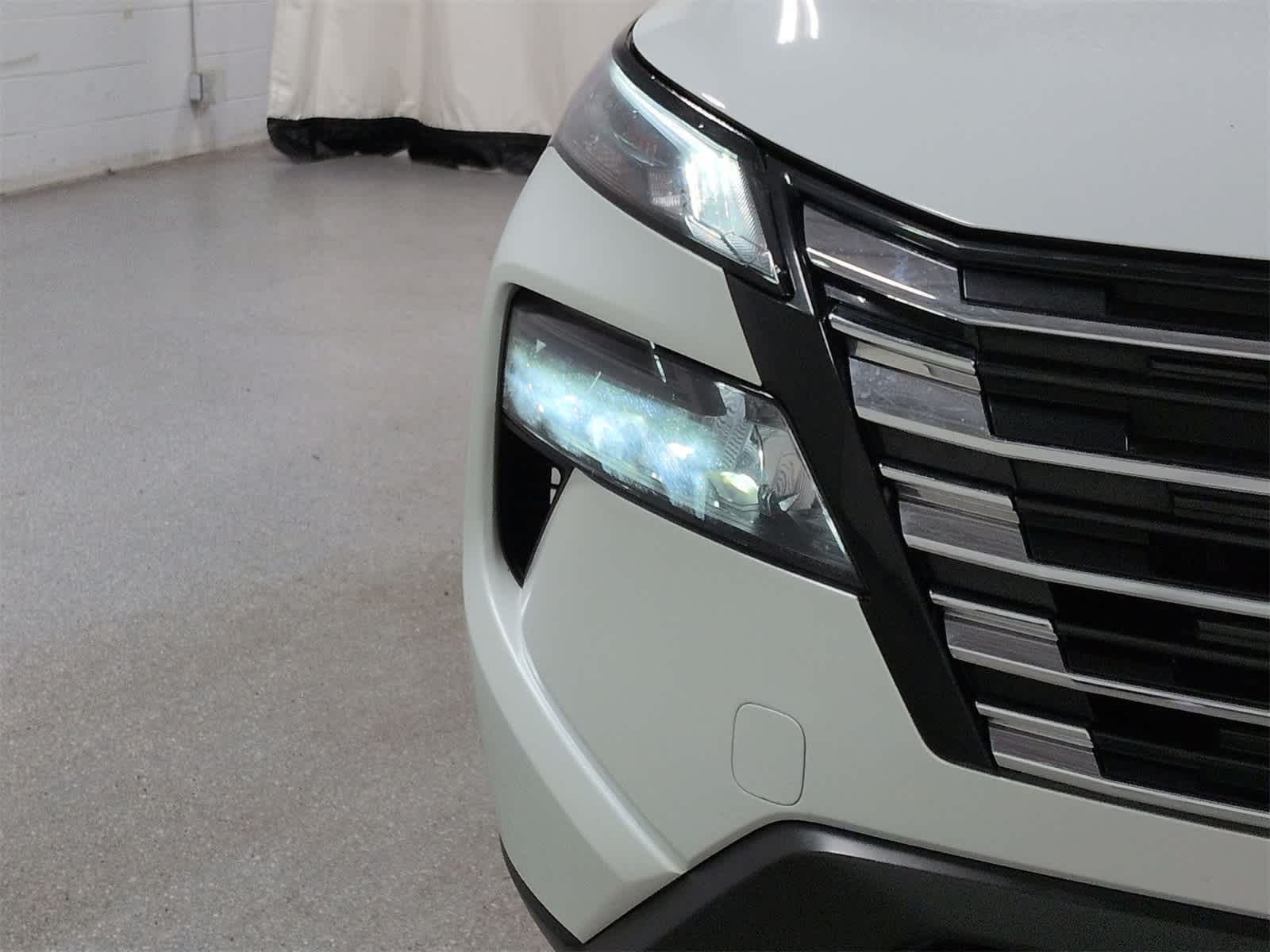 Thumbnail: 2024 Nissan Rogue - 11